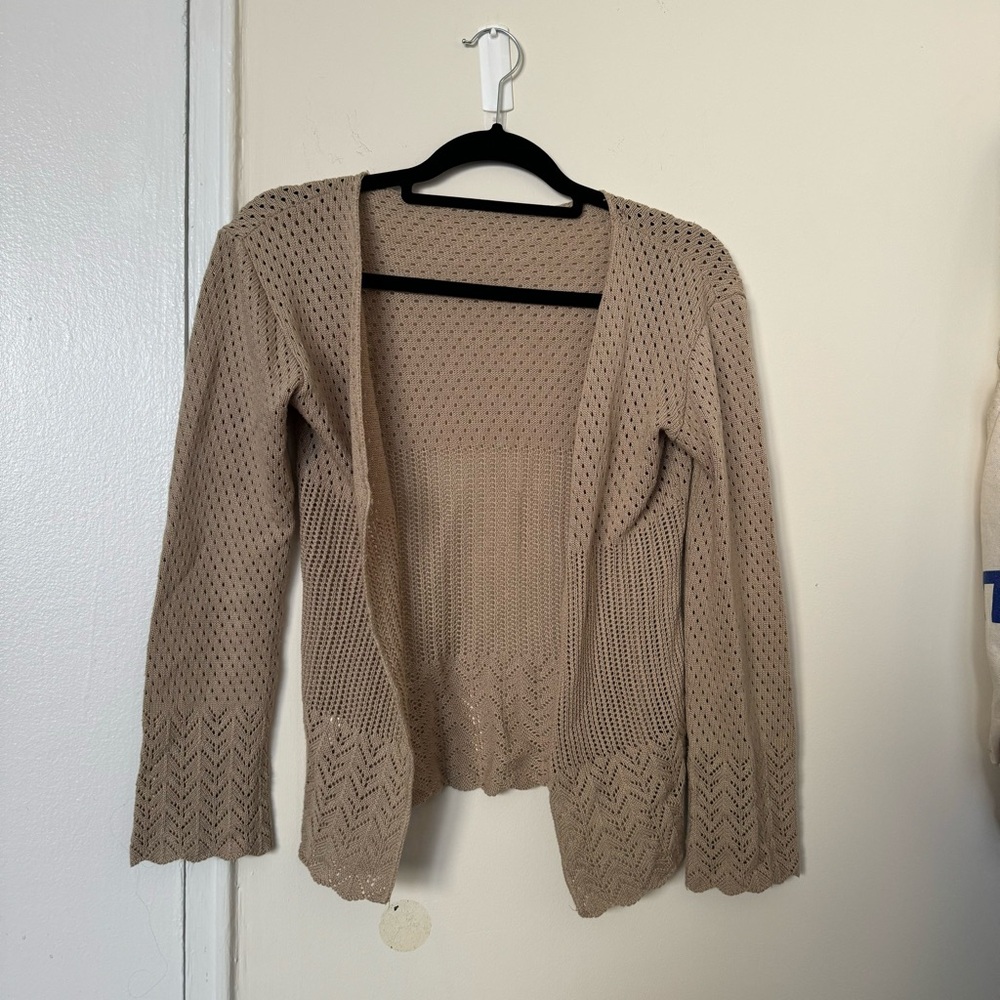 Vintage Made in the USA Tan Knit Cardigan with super cute details - Picture 4 of 6